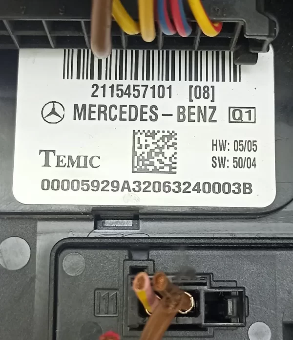 Mercedes-benz E-Class W211 E350 Fuse Box Control Module 2115457101 / A2115457101 - Image 4