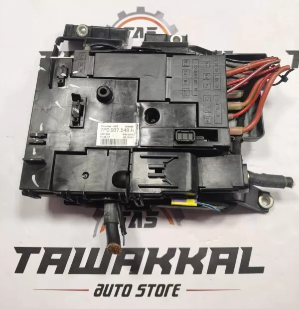             Porsche Cayenne S Rear Trunk Fusebox Relay Junction Box 7P0937548H 2011-2018 - Image 4