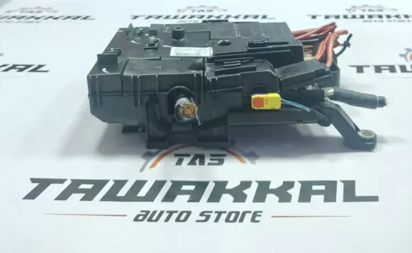            Porsche Cayenne S Rear Trunk Fusebox Relay Junction Box 7P0937548H 2011-2018 - Image 3