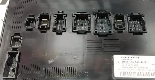       MERCEDES-BENZ GL350 X164 FUSEBOX BCM BODY CONTROL MODULE A1644404701 2006-2012 - Image 5